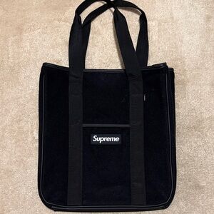 Supreme tote